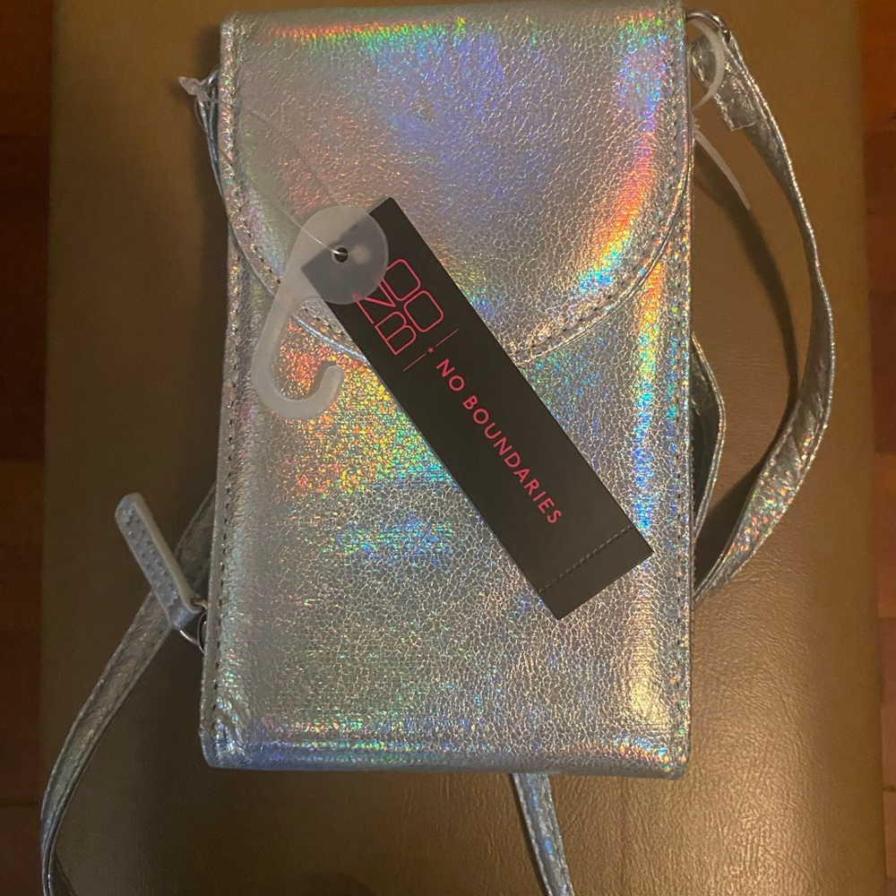 No Boundaries Rounded Phone Pouch